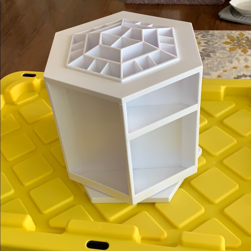 Rotating Beauty Organizer